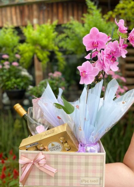 Cesta com orquídea