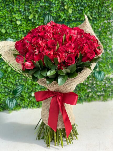 Buquê 50 Rosas